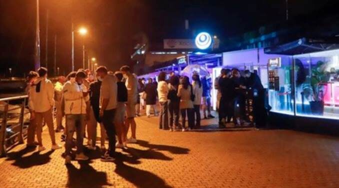 La Cour suprême espagnole rejette l’idée d’un passeport "covid" pour entrer dans la vie nocturne