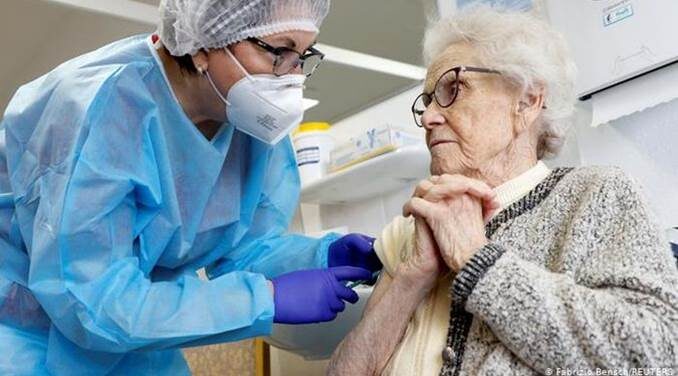 Les restrictions de déplacement des personnes vaccinées sont justifiées