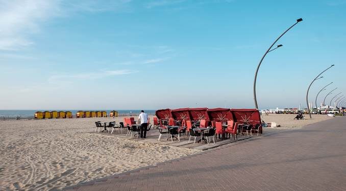 « Nous allons installer nos terrasses dès la semaine prochaine »: le bourgmestre de Middelkerke défie le gouvernement »