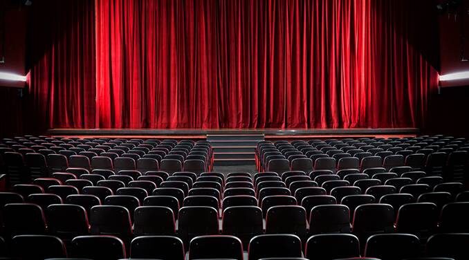 "Nous refusons de participer à la division de la société et à la stigmatisation": des acteurs culturels se lèvent contre le Covid Safe Ticket