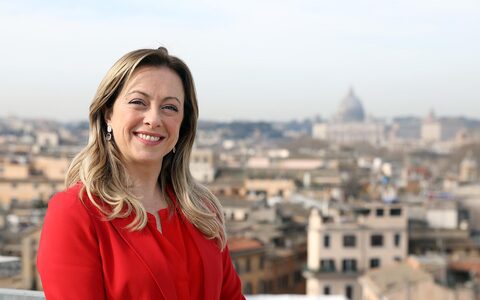 Le choc : Meloni élue première femme chef de gouvernement en Italie