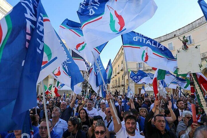 le-choc-meloni-elue-premiere-femme-chef-de-gouvernement-en-italie