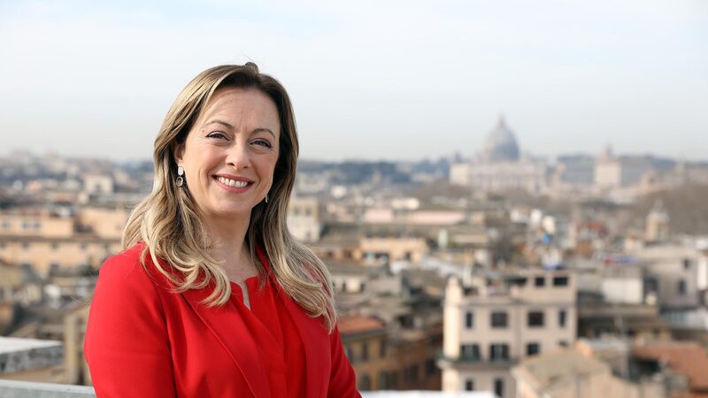 Le choc : Meloni élue première femme chef de gouvernement en Italie