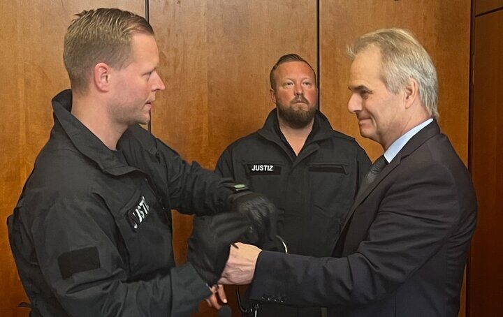 reiner-fuellmich-prisonnier-politique-4-persecution-en-prison